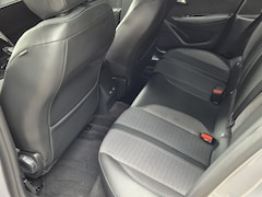 Peugeot 208 - 1.2 PureTech Blue Lease Allure | Navigatie | PDC + Camera | LM Velgen