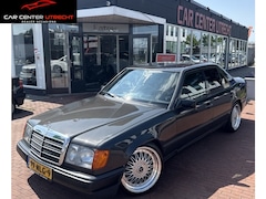 Mercedes-Benz 200-500 (W124) - 300 E automaat | tekst lezen |