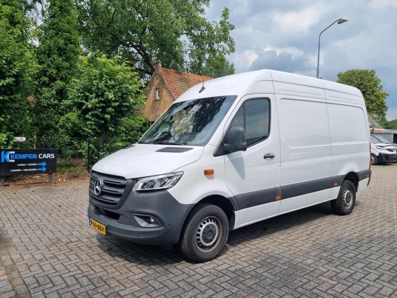 Mercedes-Benz Sprinter - 317 CDI Aut. Facelift L2 H2 Led Mbux Stoelver - AutoWereld.nl
