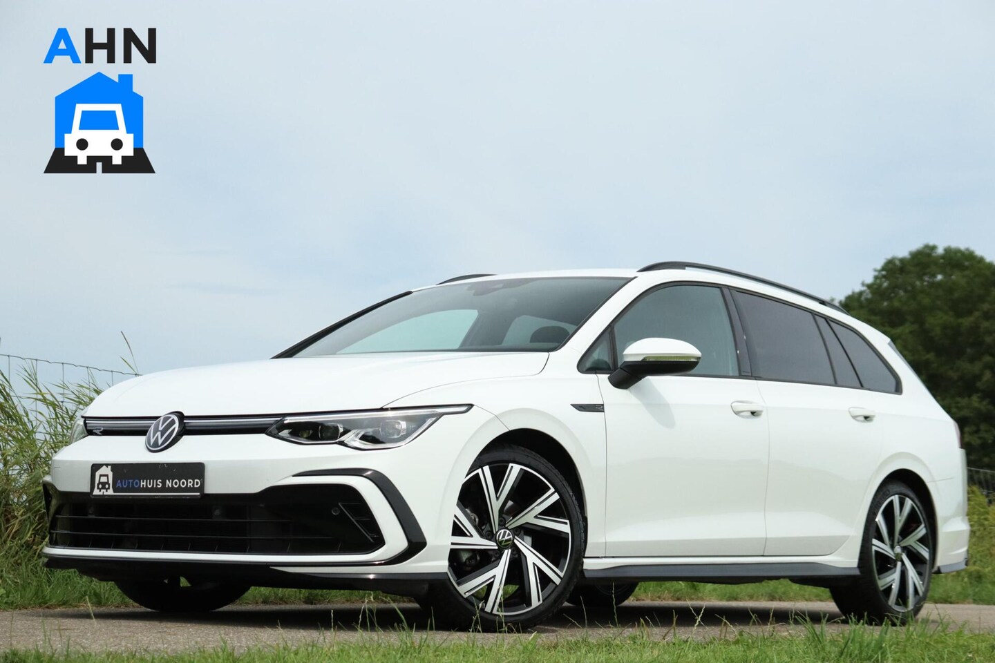 Volkswagen Golf Variant - 1.5 eTSI R-Line Business 1.5 eTSI R-Line Business+ - AutoWereld.nl