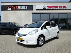 Honda Jazz - Hybrid 1.4 i-VTEC 102pk CVT Elegance Trekhaak 4 Seizoenenbanden