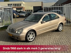 Mercedes-Benz C-klasse - 180 Elegance AUTOMAAT NAVI l Cruise l ELEK stoel+stuur l PDC V+A l AIRCO ECC PARELTJE AUTO