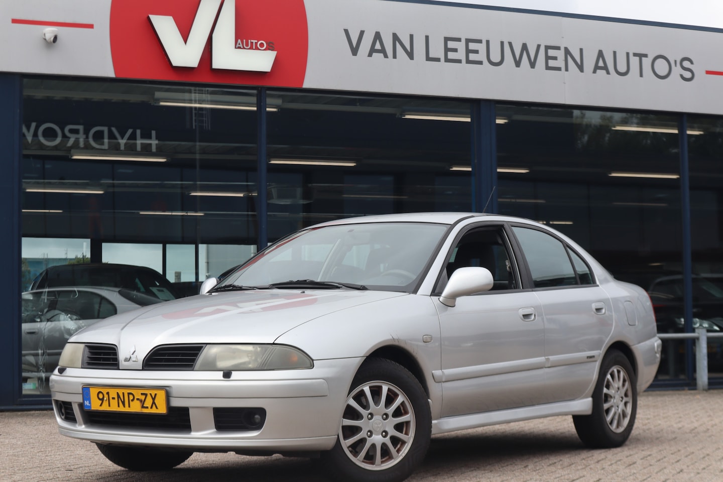 Mitsubishi Carisma - 1.6 Platinum Edition | Airco | APK 12-03-2026 - AutoWereld.nl
