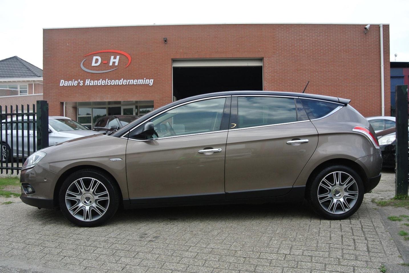 Lancia Delta - 1.4 M.air Platinum airco leder apk 17-02-2026 nap - AutoWereld.nl