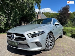Mercedes-Benz A-klasse - 250 e | Pano | Leder | Memory | Camera |
