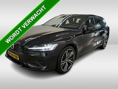 Volvo V60 - 2.0 T8 Recharge AWD R-Design / Led / Leder / Navi / Adap. Cruise / Panoramadak / Pdc / Lmv