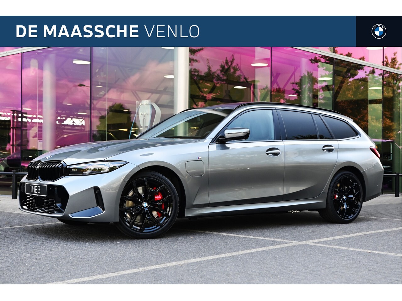 BMW 3-serie Touring - 330e High Executive M Sport Automaat / Panoramadak / Trekhaak / Sportstoelen / Adaptieve L - AutoWereld.nl