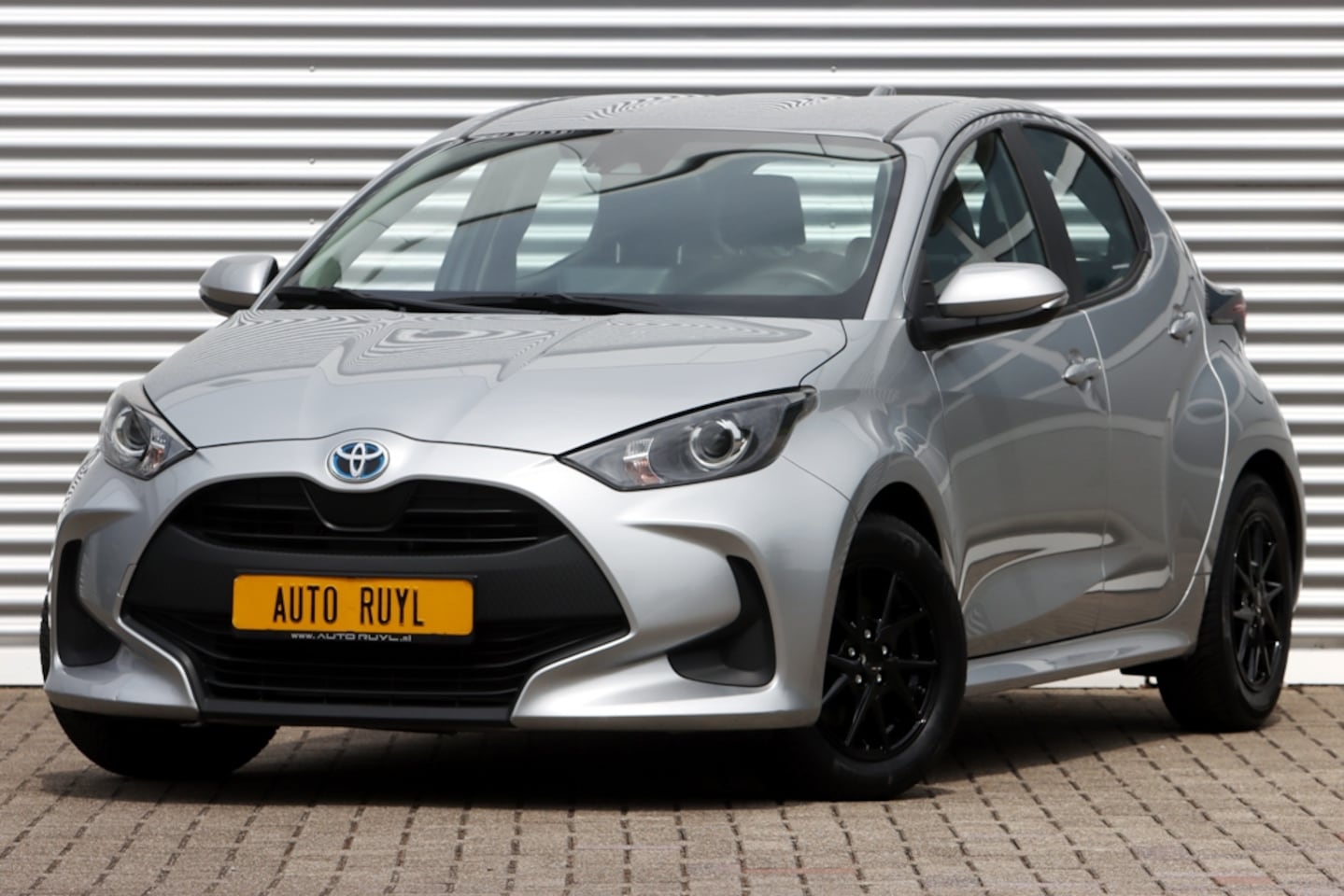 Toyota Yaris - 1.5 Hybrid Active Navi / Carplay / Camera - AutoWereld.nl