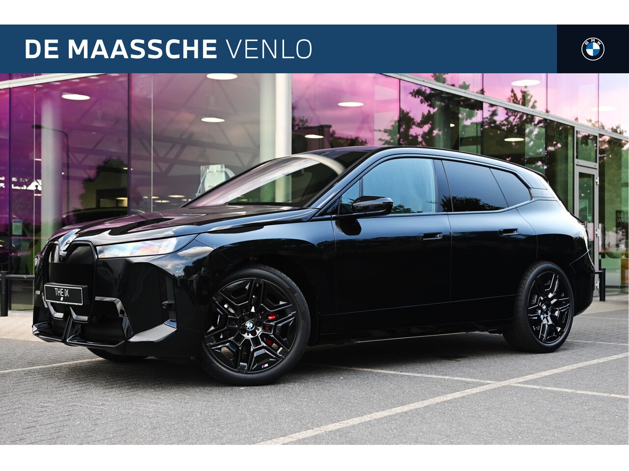 BMW iX - xDrive45 M Sport / Panoramadak Sky Lounge / Trekhaak / Parking Assistant Professional / So - AutoWereld.nl