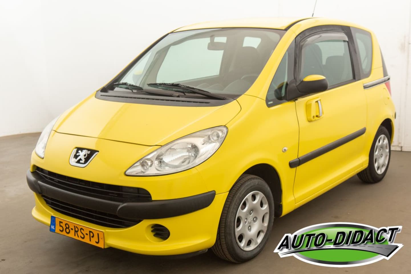Peugeot 1007 - 1.4 Automaat 122.252 km Urban - AutoWereld.nl