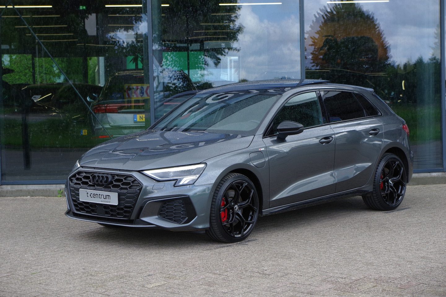 Audi A3 Sportback - 45 TFSI e S-Line Edition Competition 245 PK PHEV, Panoramadak, RS-Sportstoelen, Adap. Crui - AutoWereld.nl