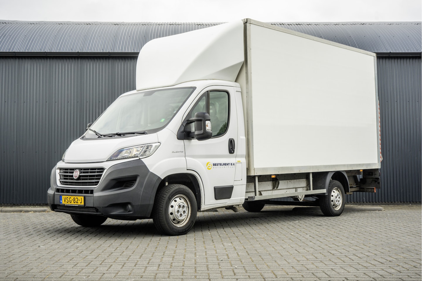 Fiat Ducato - **2.3 MultiJet | Bakwagen met Laadklep | 131 PK | Cruise | Airco** - AutoWereld.nl