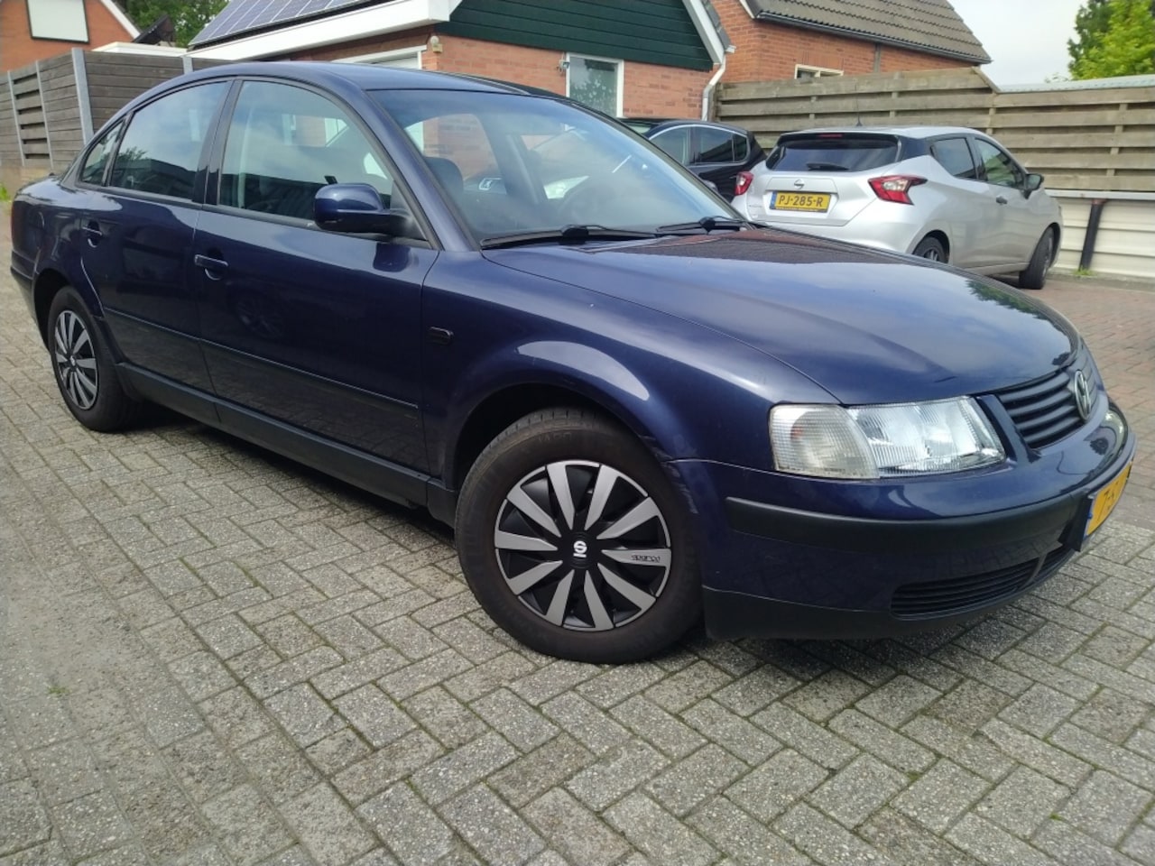 Volkswagen Passat - 1.6 Comfortline 1.6 Comfortline - AutoWereld.nl