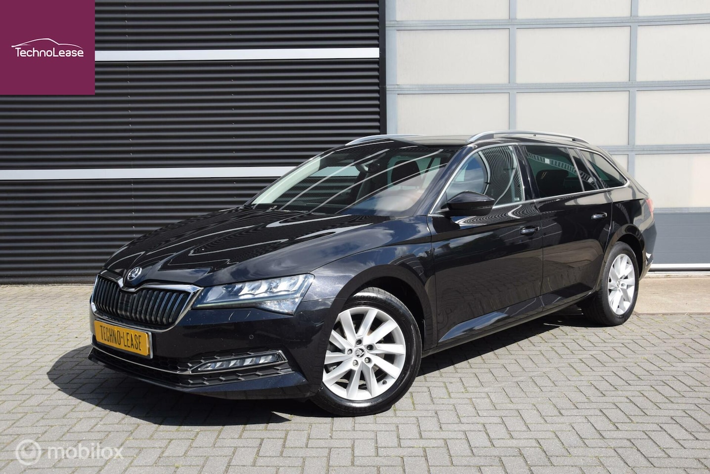 Skoda Superb Combi - 1.5 TSI ACT Business Edition ACC Virtual Cockpit & Canton soundsystem - AutoWereld.nl