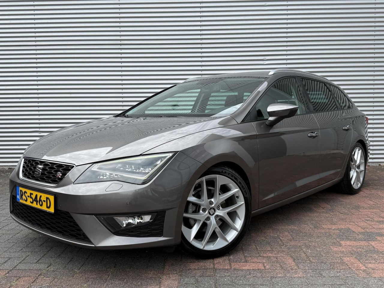 SEAT Leon ST - 1.4 TSI FR Airco Cruise Led Navi Pdc Alcantara 2013 nieuw model top staat - AutoWereld.nl