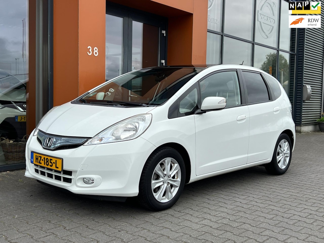 Honda Jazz - 1.4Hybrid|Panodak|Clima|Cruise|Dealer onderhouden - AutoWereld.nl