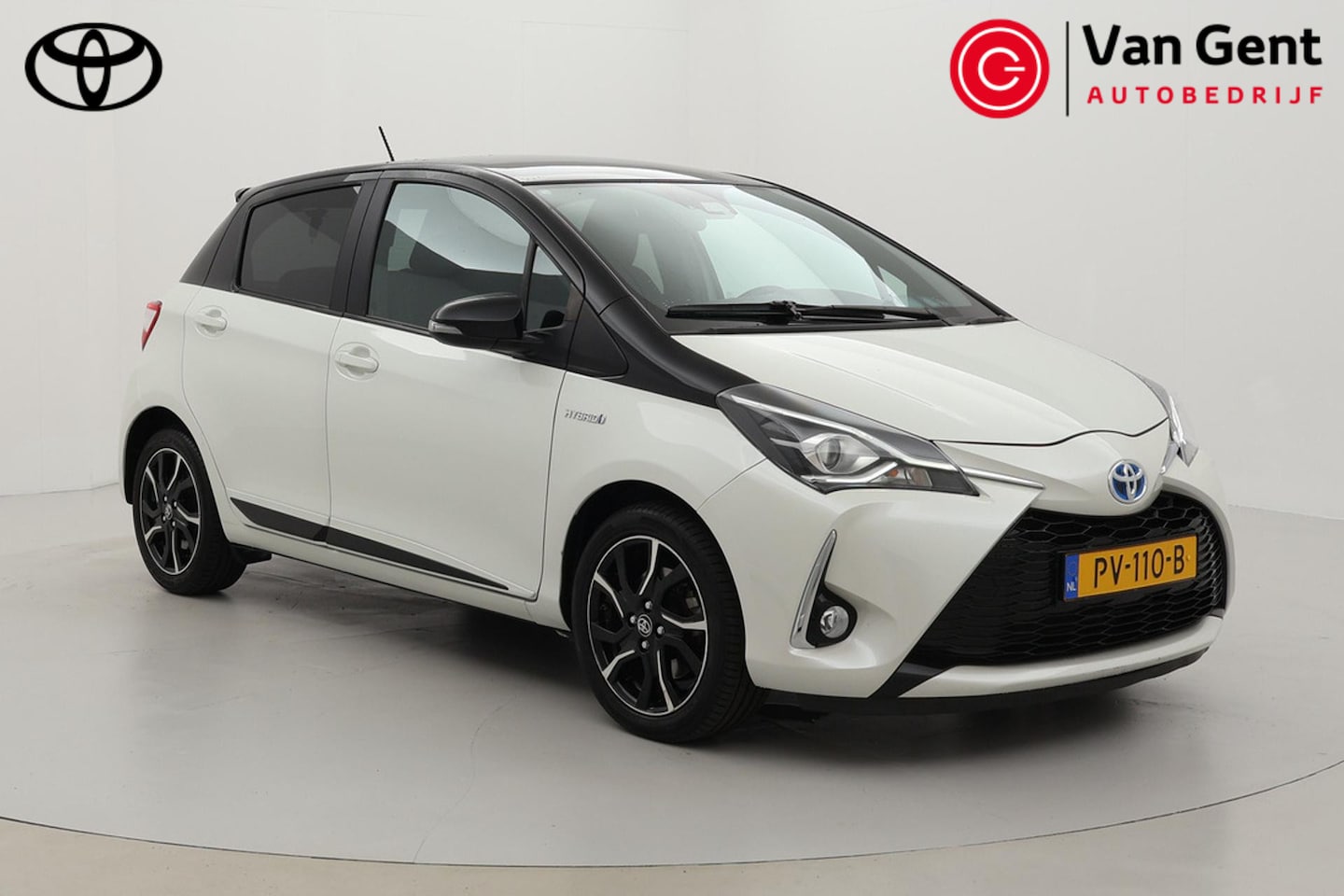 Toyota Yaris - 1.5 Hybrid Bi-Tone | Navigatie | Cruise Control | Clima | Camera | 16 inch | Rijstrooksens - AutoWereld.nl