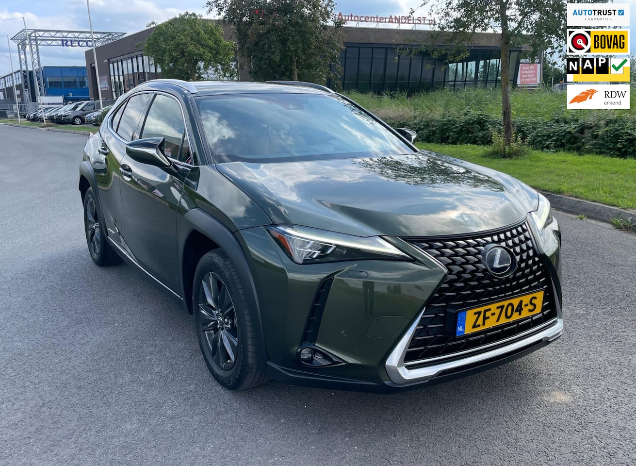 Lexus UX - 250h First Edition 250h First Edition, Aut, Trekhaak, Alcantara, Cam, ACC, Navi, Keyless, Geen import, Nap, V - AutoWereld.nl