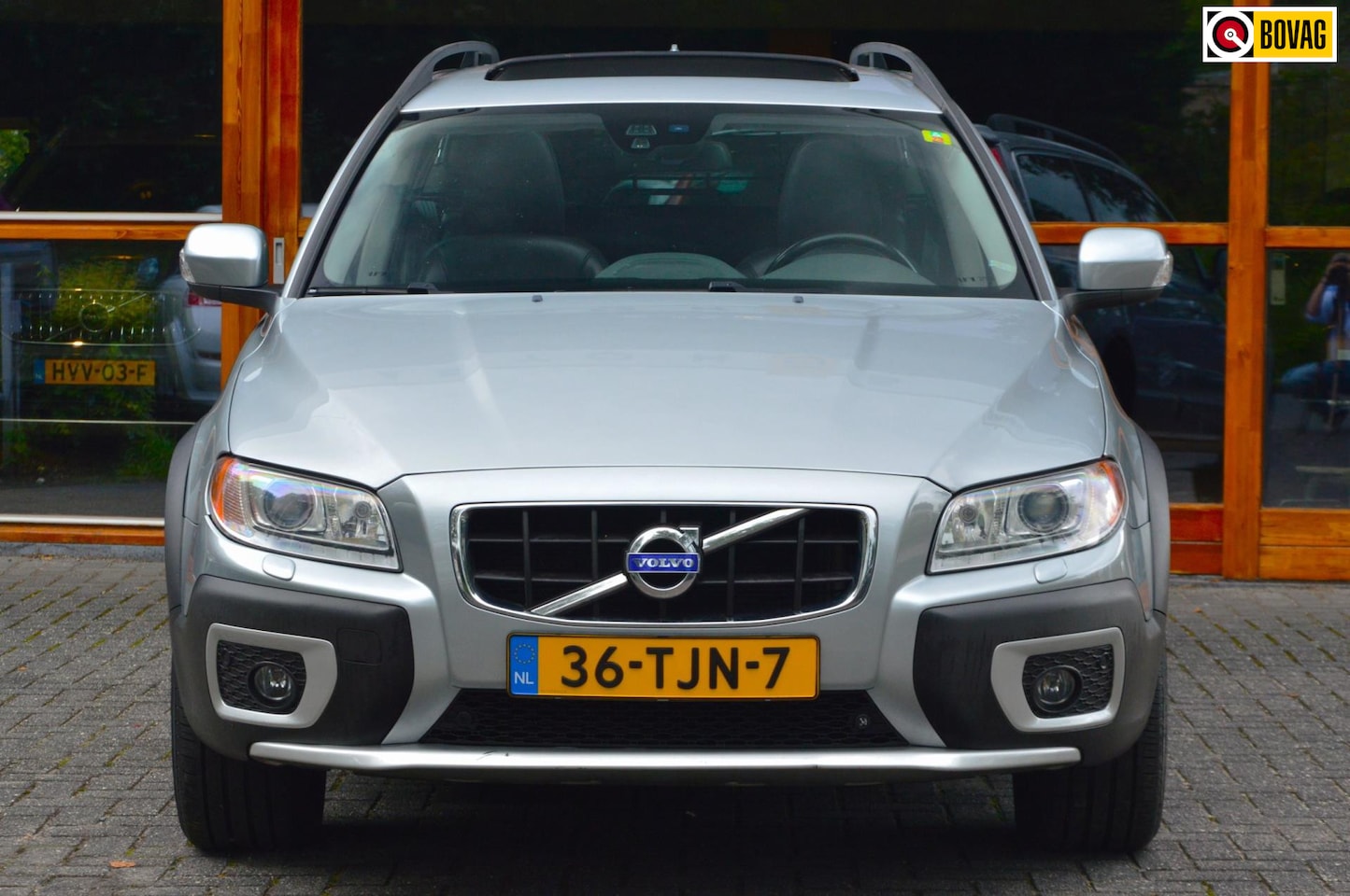 Volvo XC70 - D3 5 Cilinder Limited Edition | Stoelverwarming | Cruise Control | Trekhaak 1600KG | Panor - AutoWereld.nl