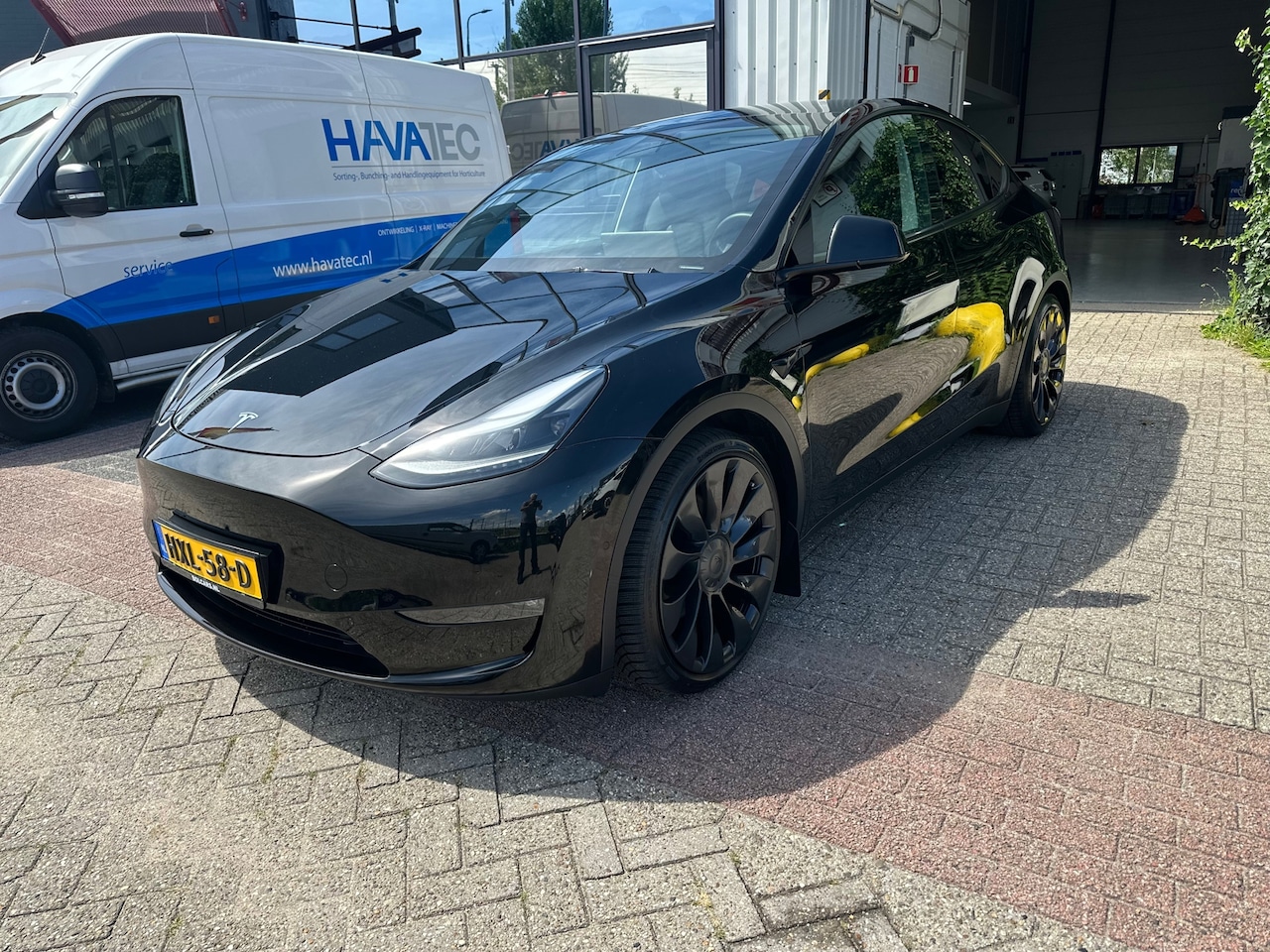 Tesla Model Y - Performance AWD 75 kWh - AutoWereld.nl
