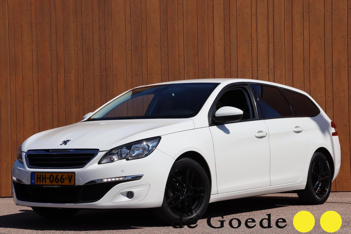 Peugeot 308 SW - 1.2 PureTech Blue Lease Executive 1.2 PureTech Blue Lease Executive - AutoWereld.nl