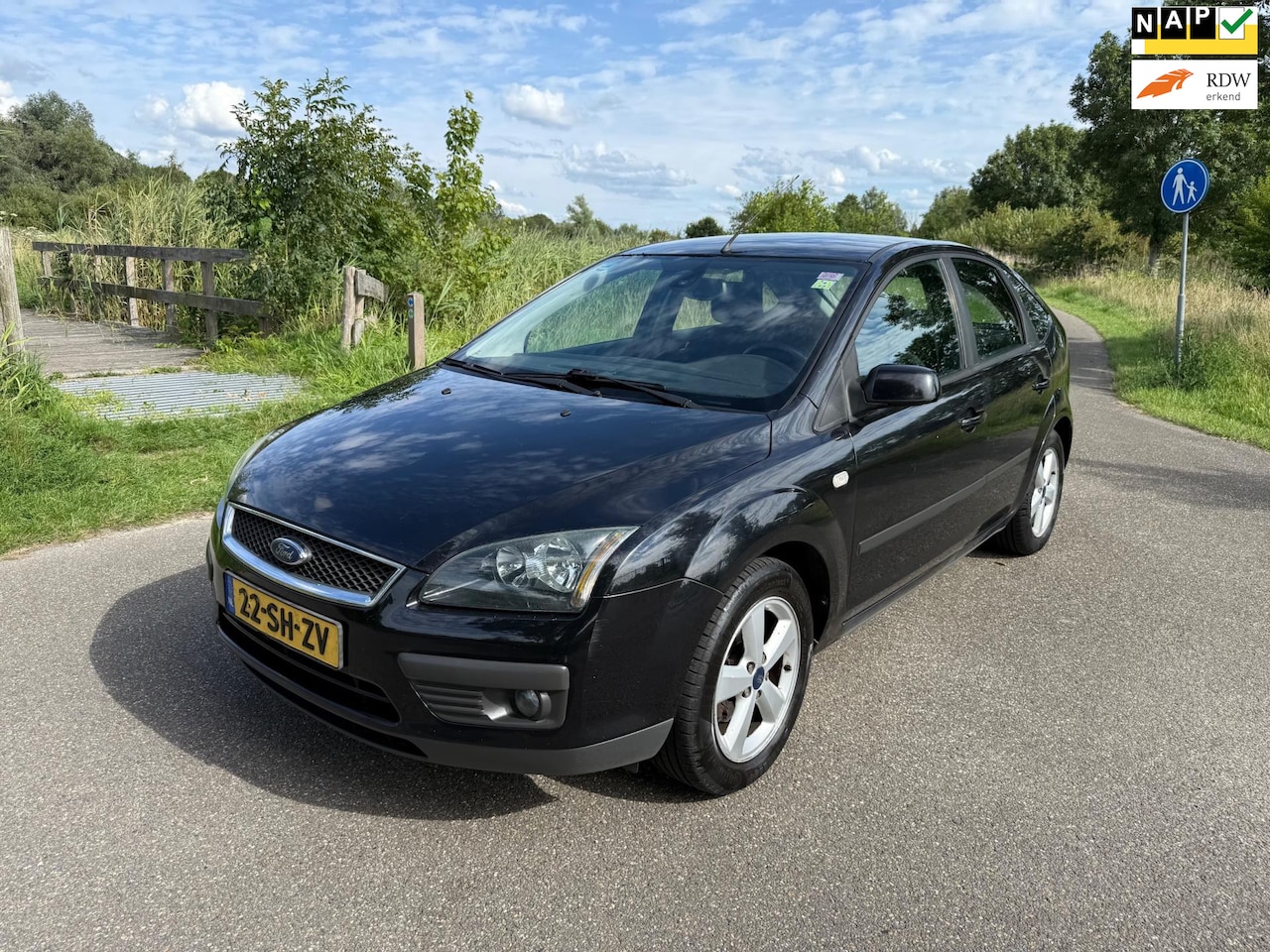 Ford Focus - 1.6-16V Futura Airco Cruise Control Multi Media Electrische Ramen - AutoWereld.nl