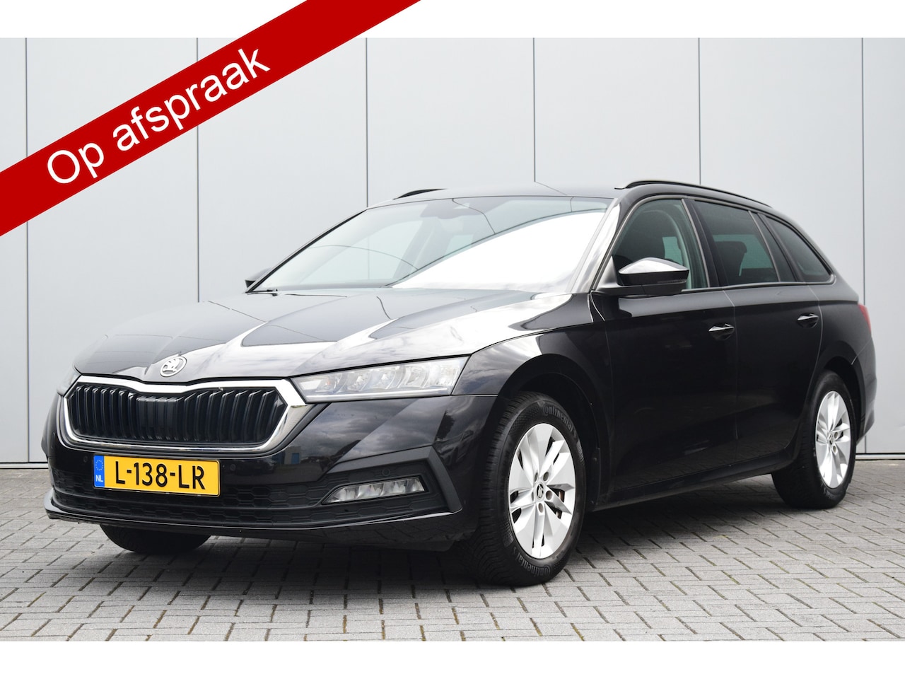 Skoda Octavia Combi - 1.0 TSI Business Edition Led Navi/Dab/Carplay Priv/Glass - AutoWereld.nl