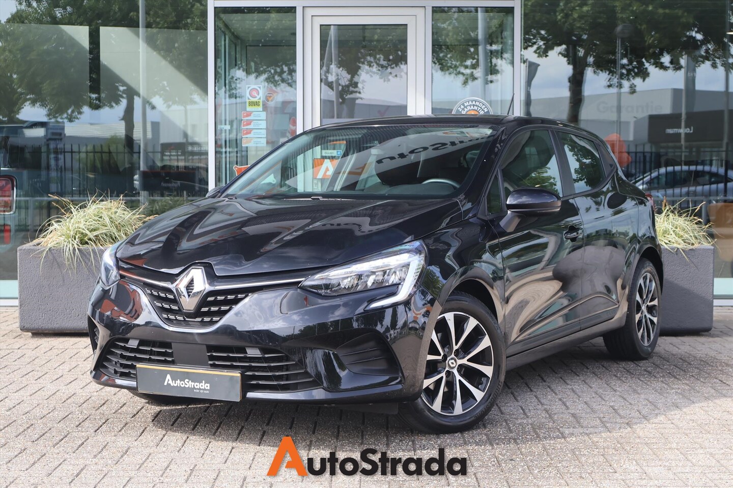 Renault Clio - 1.0 ZEN 90pk | Navi | Airco | Radio | Cruise | LED | Lane Assist | Carplay | Sensoren - AutoWereld.nl