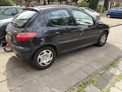 Peugeot 206 - 1.6-16V Gentry