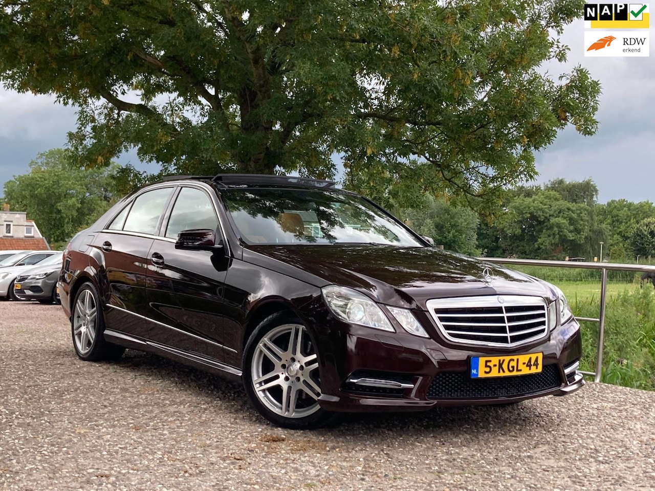Mercedes-Benz E-klasse - 300 BlueTEC HYBRID Edition Sport | Schuif/kantel dak + Leder + Cruise + Clima nu € 13.975, - AutoWereld.nl