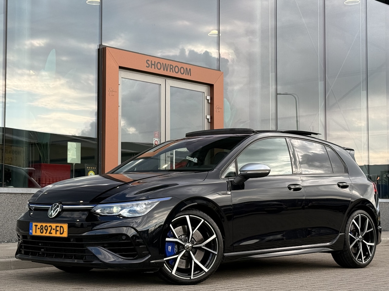 Volkswagen Golf - 2.0 TSI R 4Motion Performance Nurburgring Edition | Akrapovic | Leder | Stoelventilatie | - AutoWereld.nl