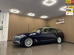 BMW 5-serie Touring - 520i High Executive * Dealer onderhouden / Leder / Camera / Navigatie / NL Auto