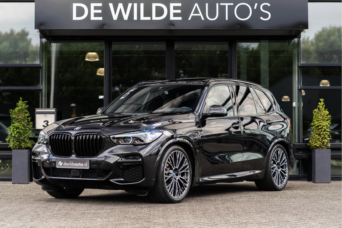 BMW X5 - xDrive45e M-sport 394pk Bowers&Wilkins Pano SkyLounge Trekhaak Laser Head-up - AutoWereld.nl