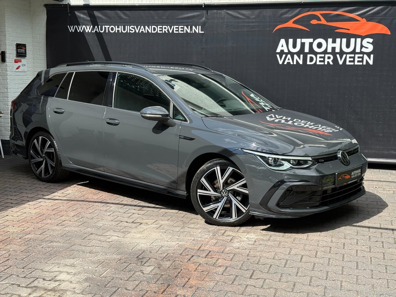 Volkswagen Golf Variant - 1.5 TSI R-Line Business+ 150 PK! ACC/Clima/Trekhaak/Etc! - AutoWereld.nl