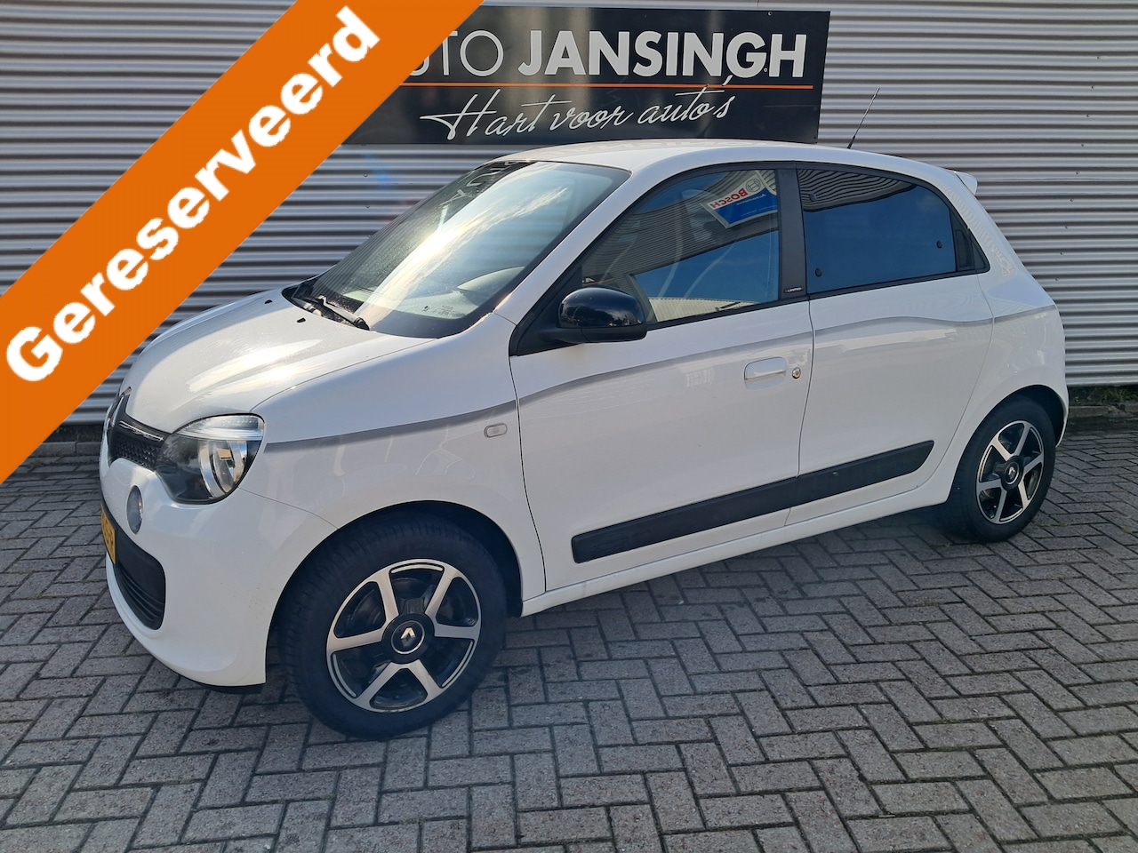 Renault Twingo - 1.0 SCe Limited met 8.875 km!!!!! | Airco | Cruise | LM Velgen | Privacy glas | Unieke km - AutoWereld.nl