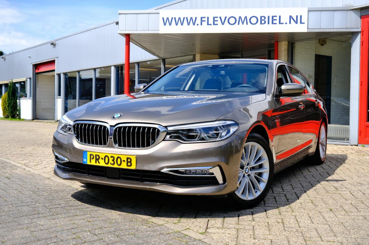 BMW 5-serie - 530e iPerformance High Executive Aut. HUD|HarmanKadon|Leder|Cam|Softclose|Enz! - AutoWereld.nl