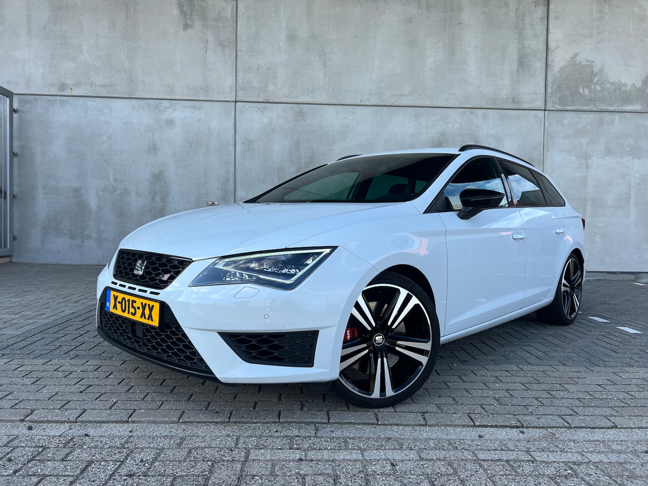 SEAT Leon ST - 2.0 TSI Cupra 290 Connect 290 PK | Originele auto - AutoWereld.nl