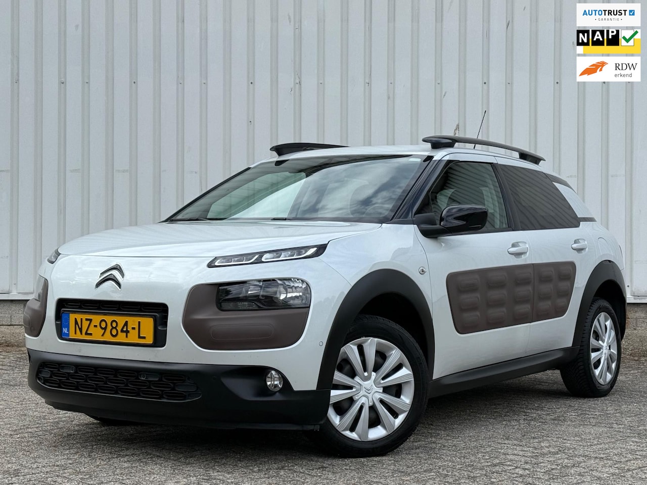Citroën C4 Cactus - 1.2 PureTech Shine D-RiemVervangen,Climate,Navi,Camera,Cruise,PDC,N.A.P! - AutoWereld.nl