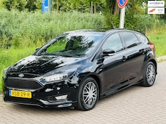 Ford Focus - ST-LINE 2018 /NAVI/XENON/5Drs.140 PK VOLL OPTIES
