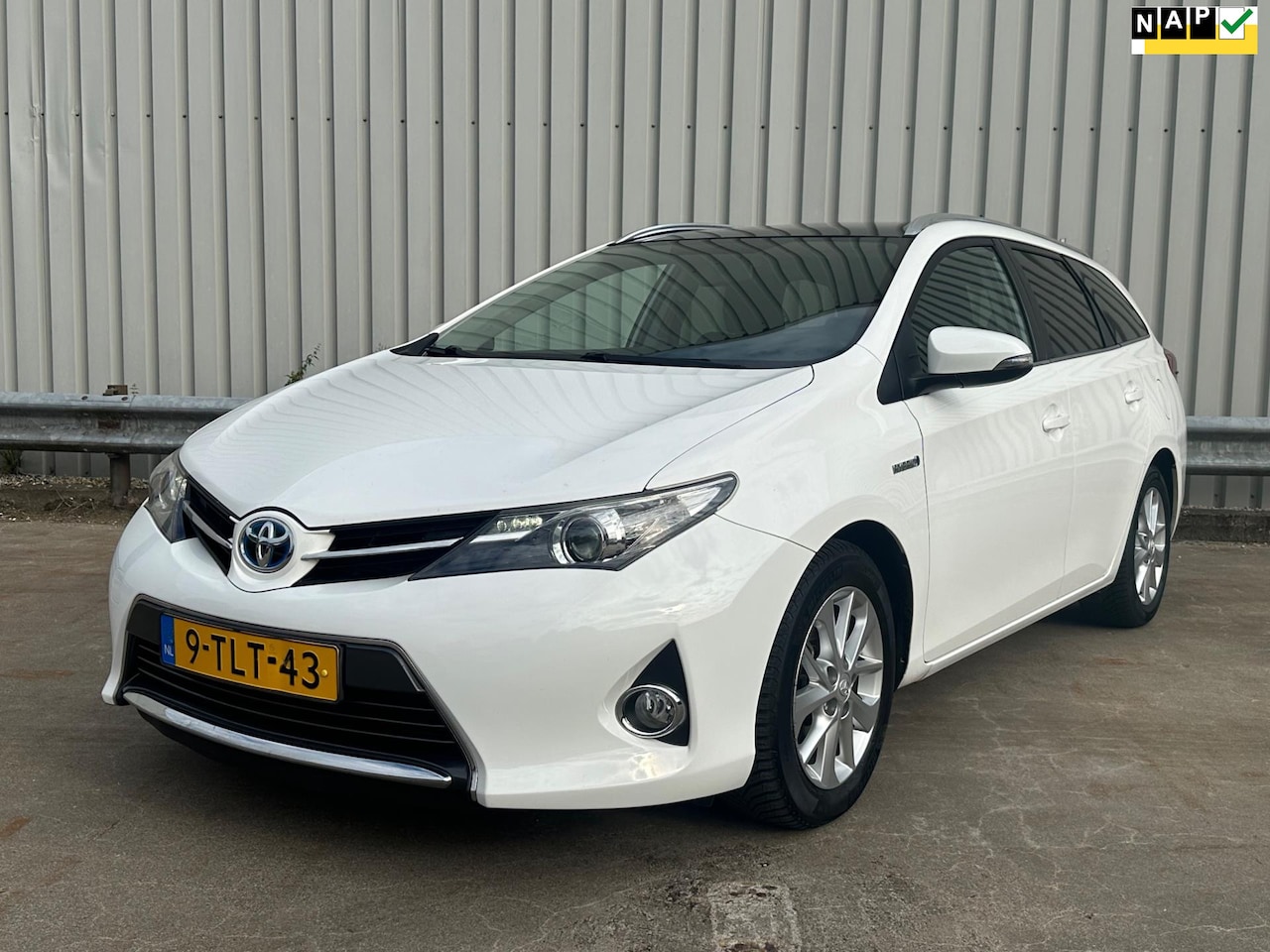 Toyota Auris Touring Sports - 1.8 Hybrid Lease [Pano Navi Camera] - AutoWereld.nl