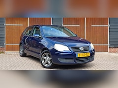 Volkswagen Polo - 1.4-16V Optive, Airco, Trekhaak, Bluetooth, DAB+, NAP