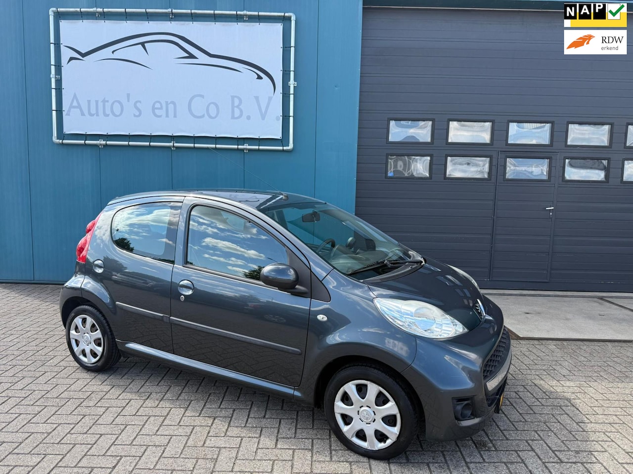Peugeot 107 - 1.0-12V XS 5-deurs Airco Stuurbekr NL Auto NAP Incl nw Apk 08-2026 - AutoWereld.nl
