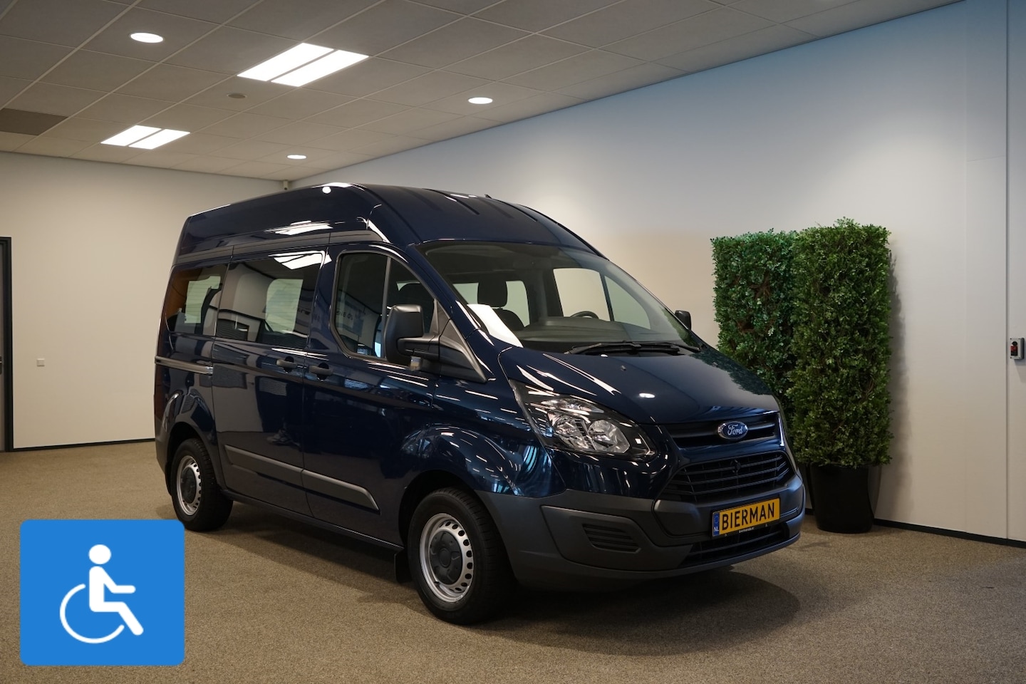 Ford Transit Custom - L1H2 Rolstoelbus Bijrijdersstoel draaibaar - AutoWereld.nl