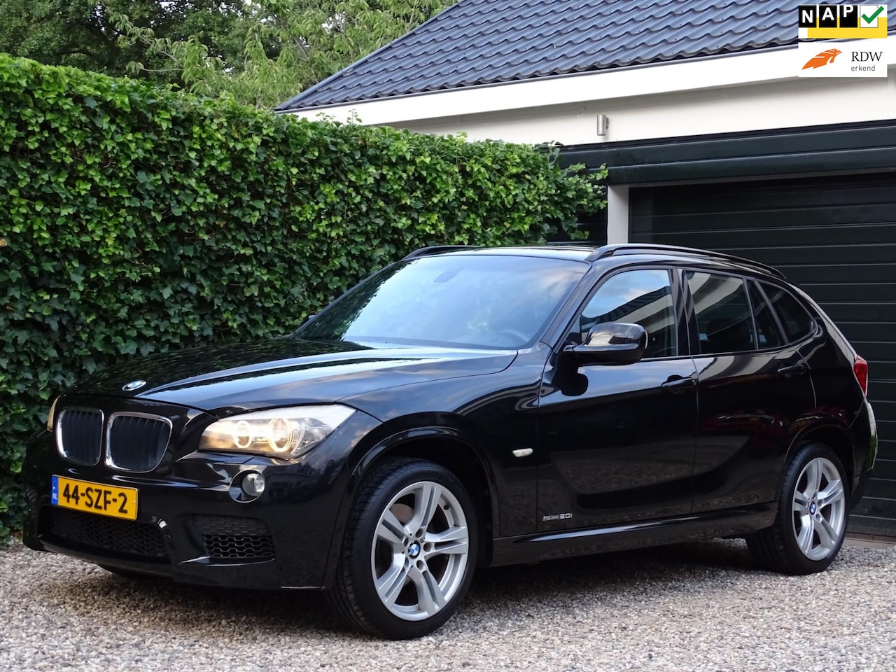 BMW X1 - SDrive20i Business | M pakket | Automaat | N.A.P. | Leer | Xenon - AutoWereld.nl