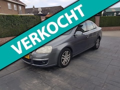 Volkswagen Jetta - 2.0 FSI Sportline
