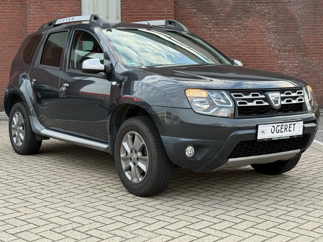 Dacia Duster - 1.5 dCi 4x2 Prestige|LEDER|NAVI|AIRCO|TREKHAAK - AutoWereld.nl