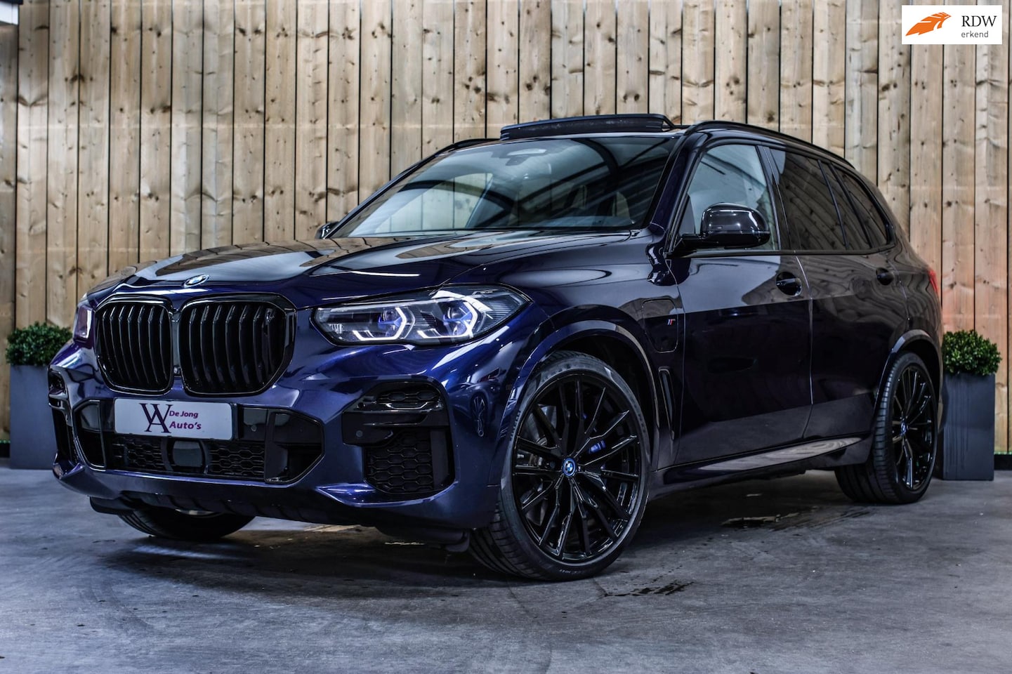 BMW X5 - XDrive45e M-Sport *Skylounge*B&W*M-Stoelen*Massage*360 Camera* - AutoWereld.nl
