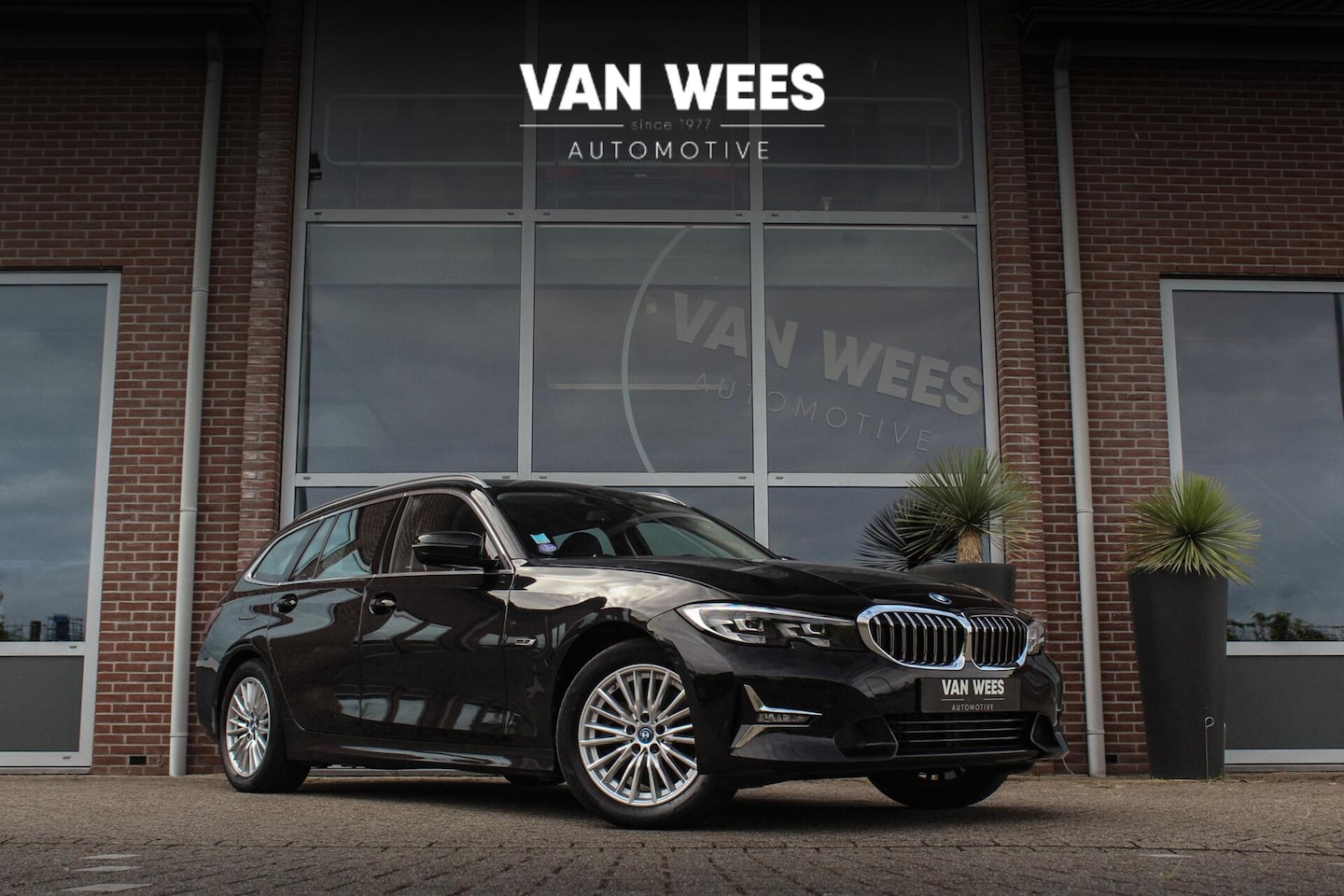BMW 3-serie Touring - 320e G21 High Executive Luxury-Line | 1e eigenaar | LED | camera | DAB | Carplay | 17 inch - AutoWereld.nl