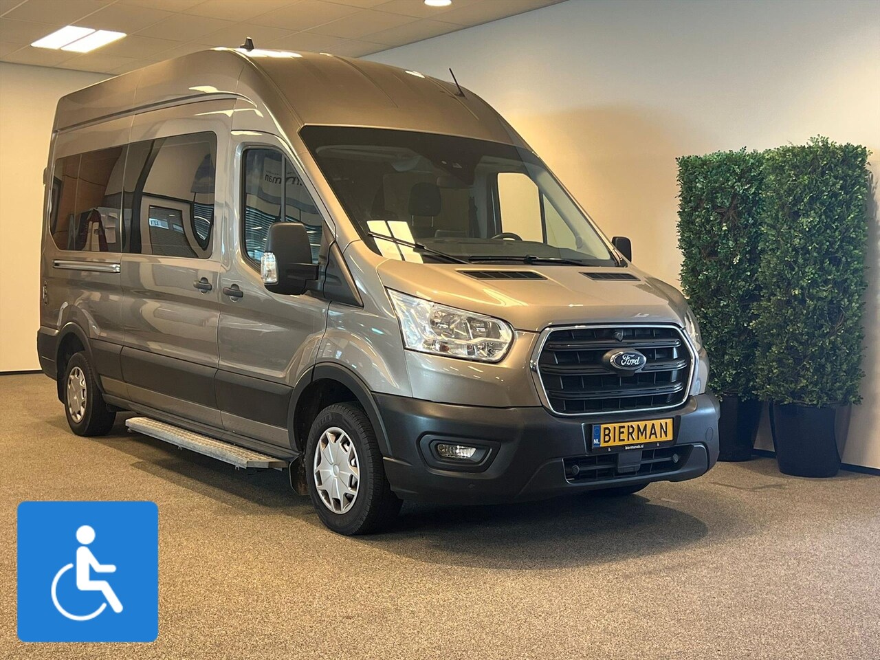 Ford Transit - L3H3 Rolstoelbus Verschoningstafel + tillift - AutoWereld.nl