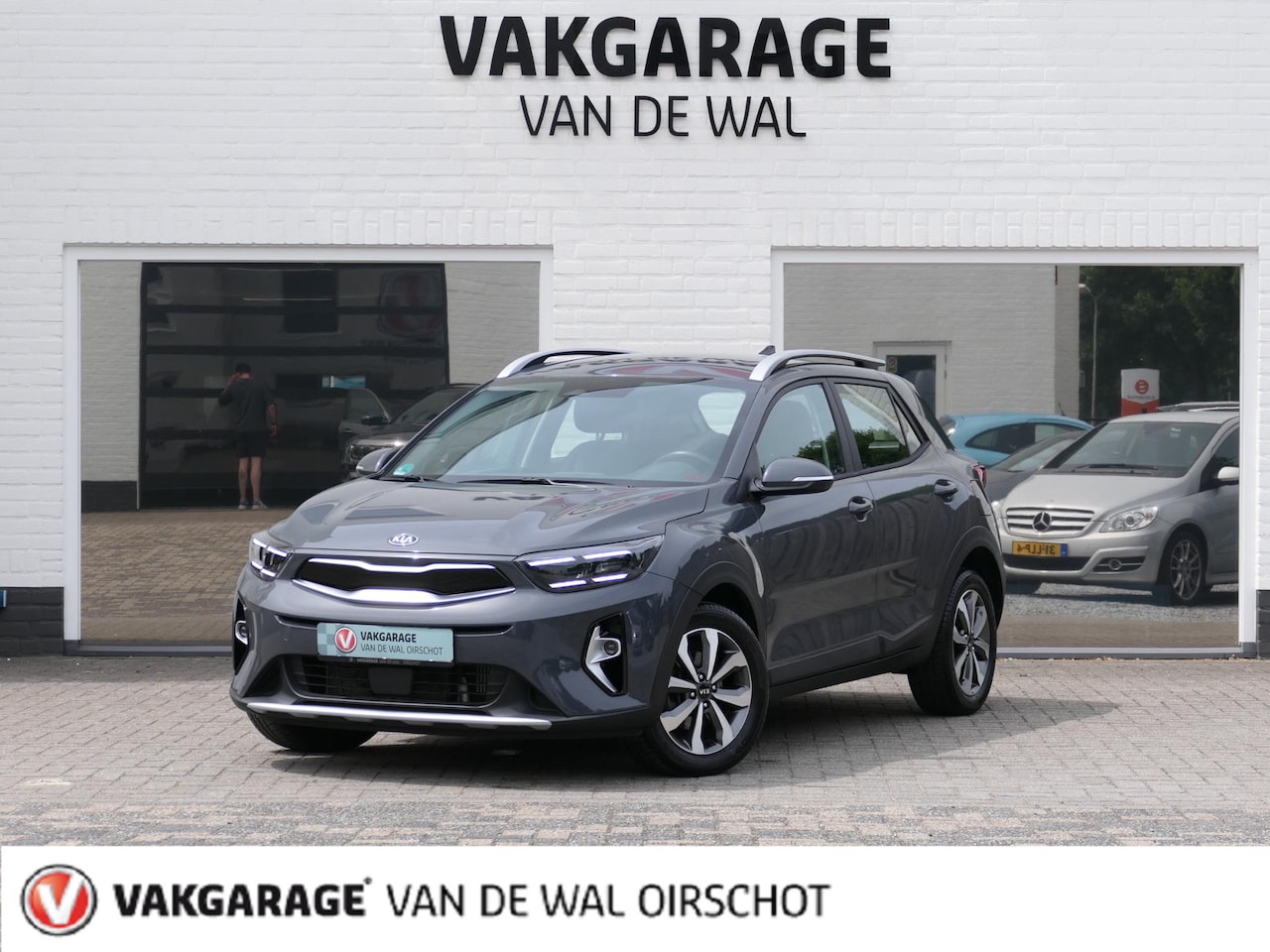 Kia Stonic - 1.0 T-GDi MHEV DynamicPlusLine | Achteruitrijcamera | Climate Control | Apple-/Android Car - AutoWereld.nl